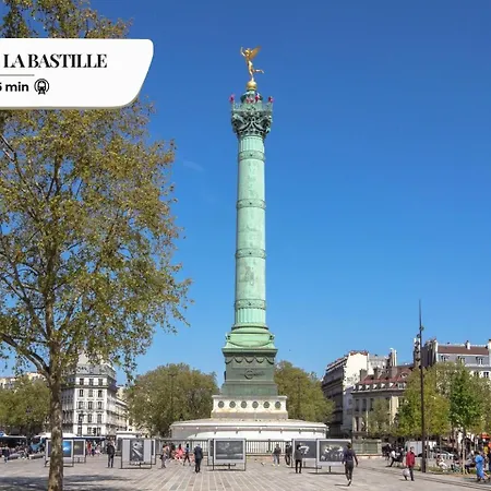 143 La Française Superbe à Parigi